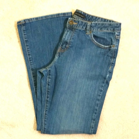 Calvin Klein medium wash mid-rise bootcut women's jeans. 12. - Picture 4 of 12